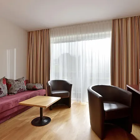 Malerhaus Hotel Fuegen