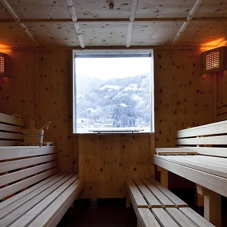 Hotel Malerhaus Fuegen