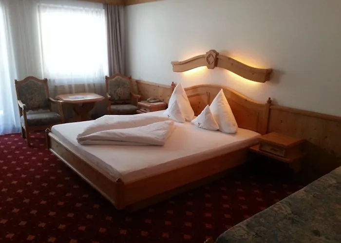 Malerhaus Hotel Fuegen