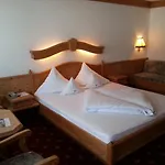 Malerhaus فندق 4*