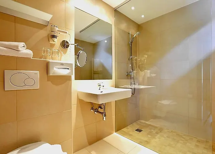 Otel Malerhaus Fügen